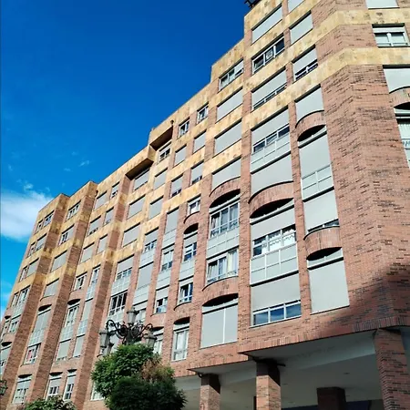Chevere Rojo Con Garaje Apartment